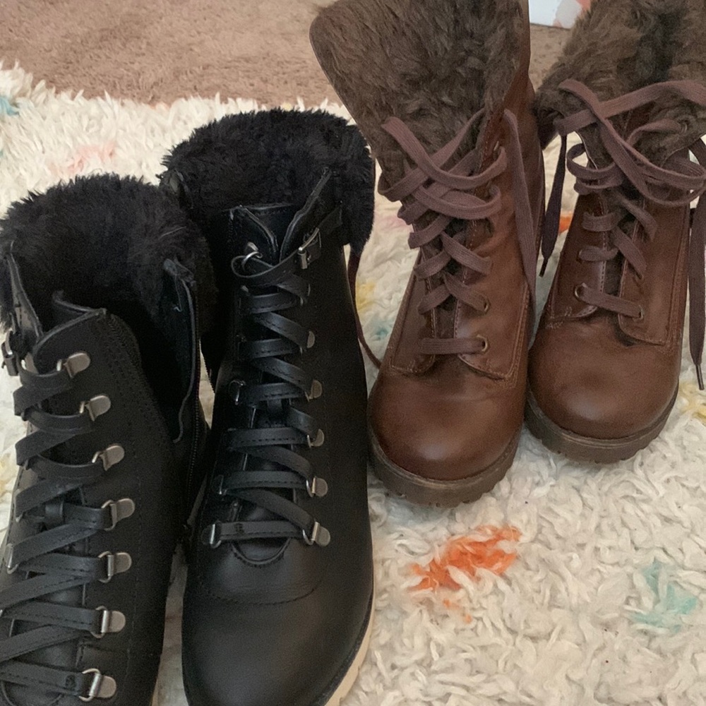 Boots with the fur lot